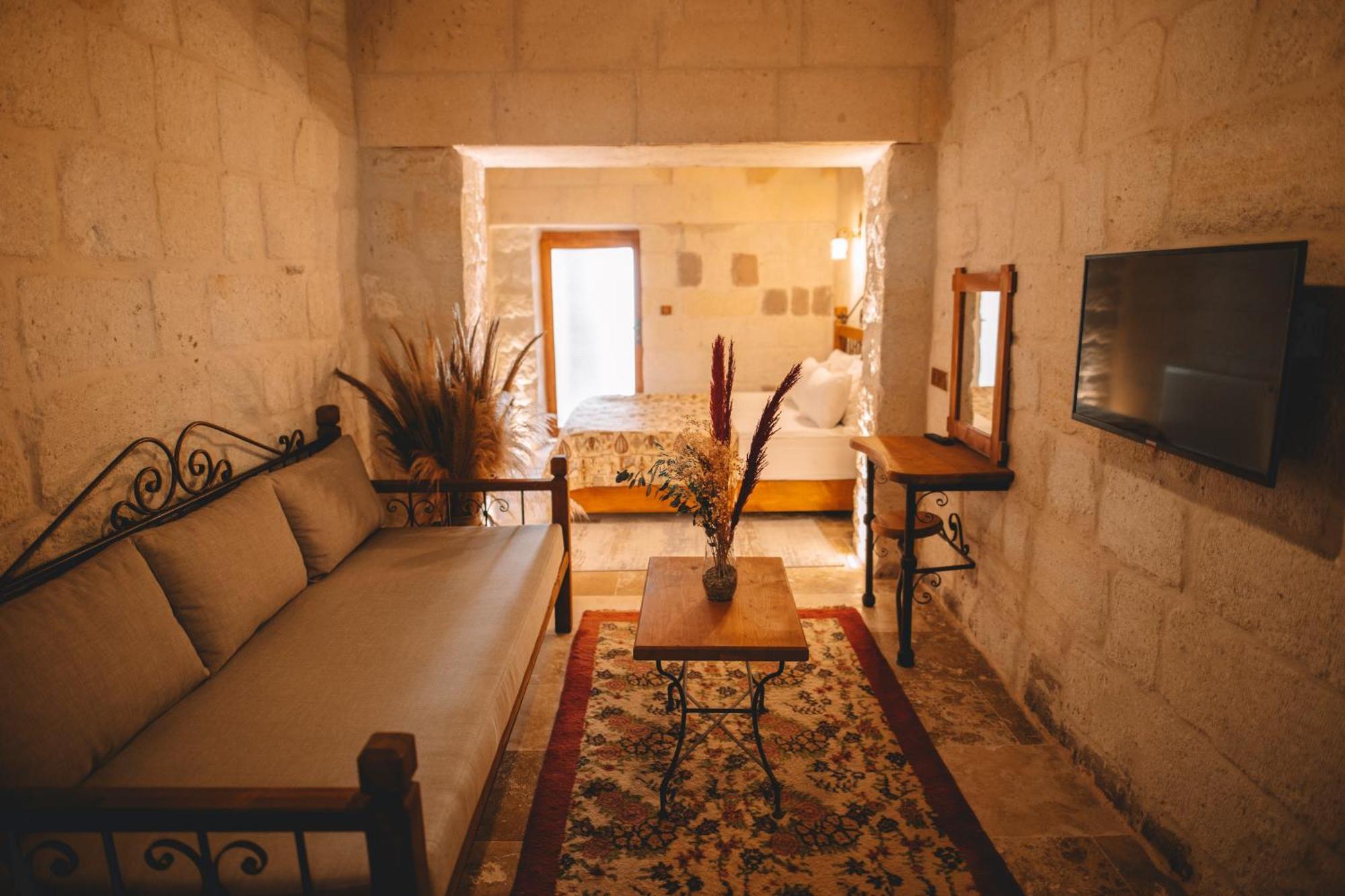 Cavusin Cave House-Cappadocia Bed & Breakfast Göreme Ngoại thất bức ảnh